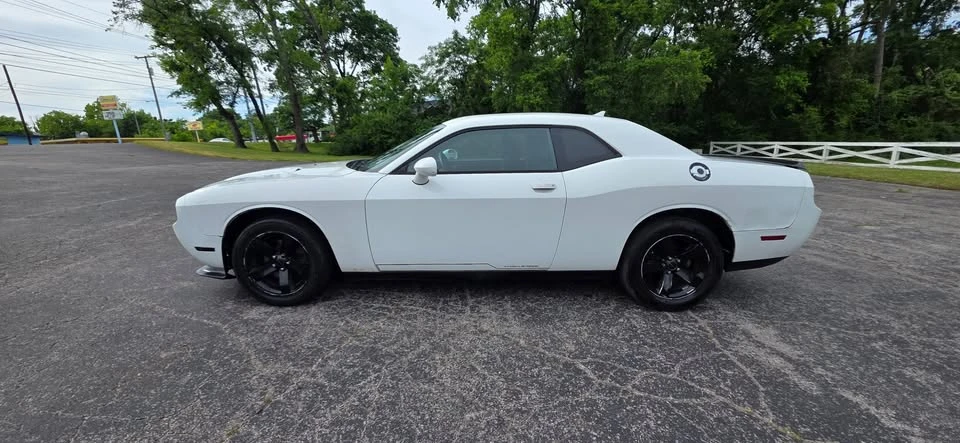 2011 Dodge Challenger 3rd Gen - Image 2 of 7