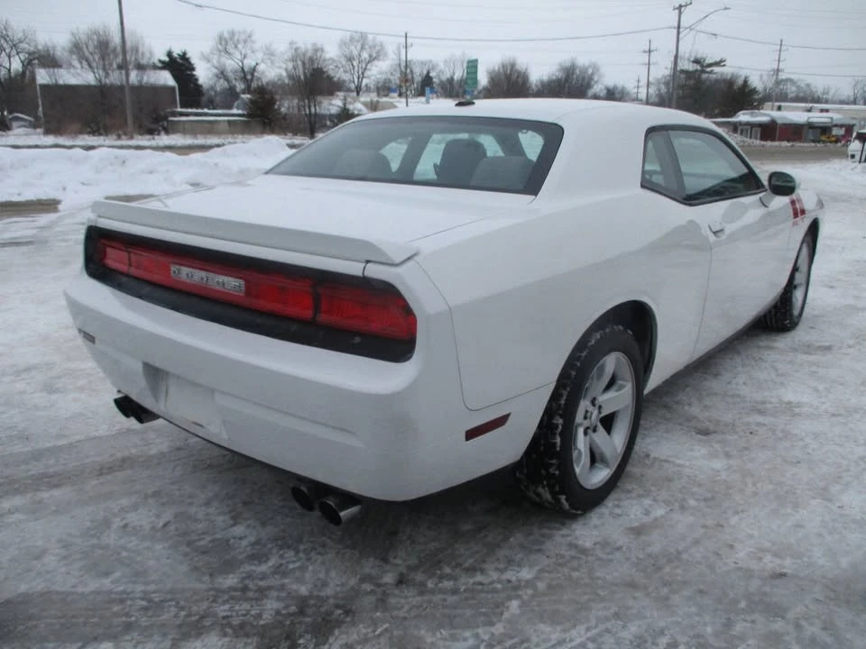 2011 Dodge Challenger 3rd Gen - Image 9 of 15