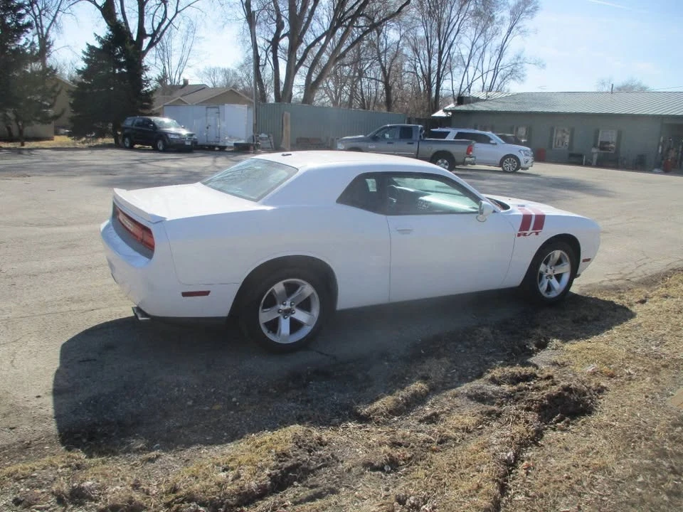 2011 Dodge Challenger 3rd Gen - Image 4 of 15