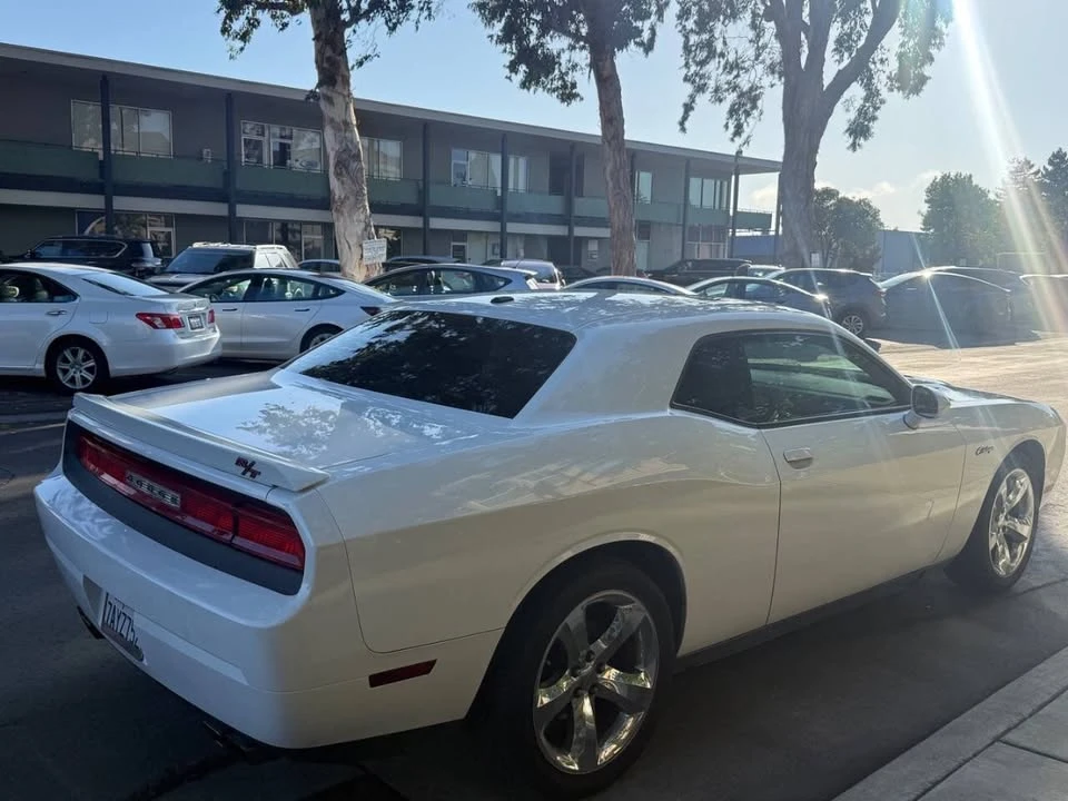 2011 Dodge Challenger 3rd Gen - Image 5 of 9