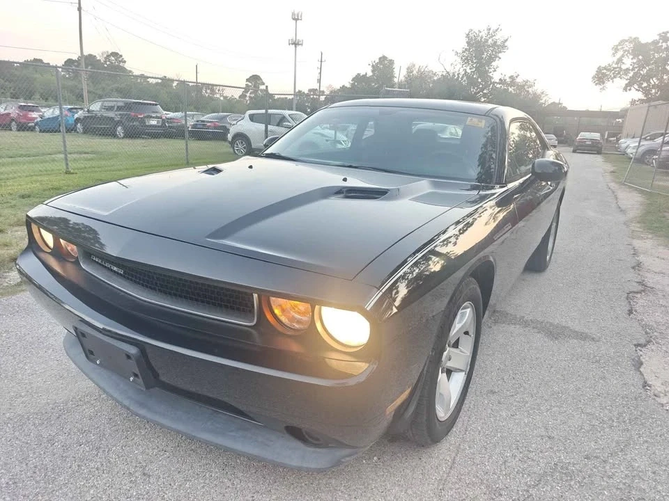 2011 Dodge Challenger 3rd Gen - Image 7 of 12