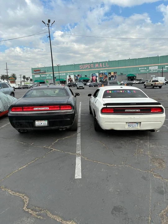 2011 Dodge Challenger 3rd Gen - Image 2 of 5