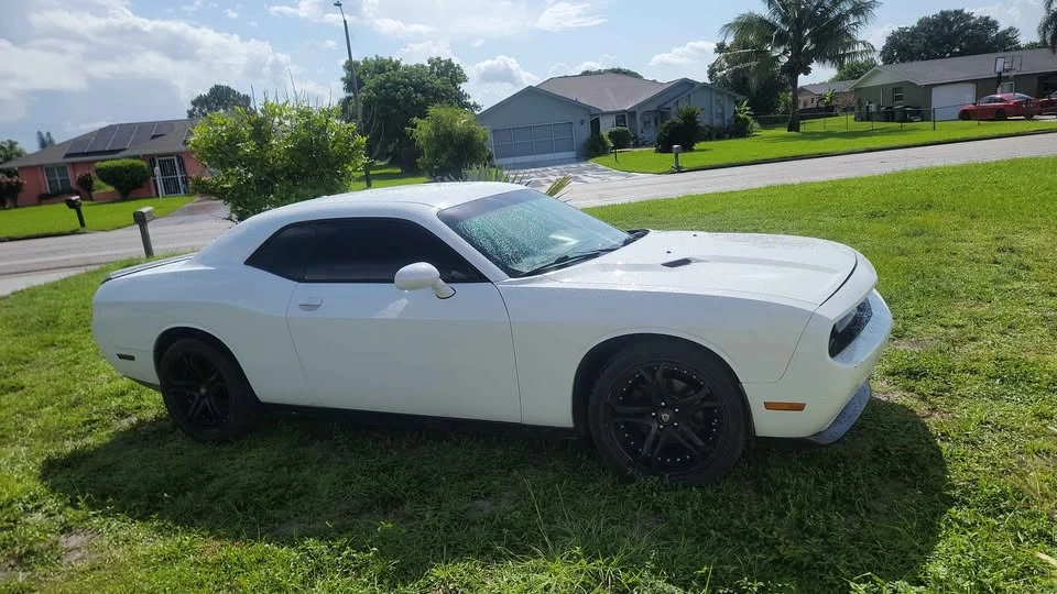 2011 Dodge Challenger 3rd Gen - Image 8 of 10