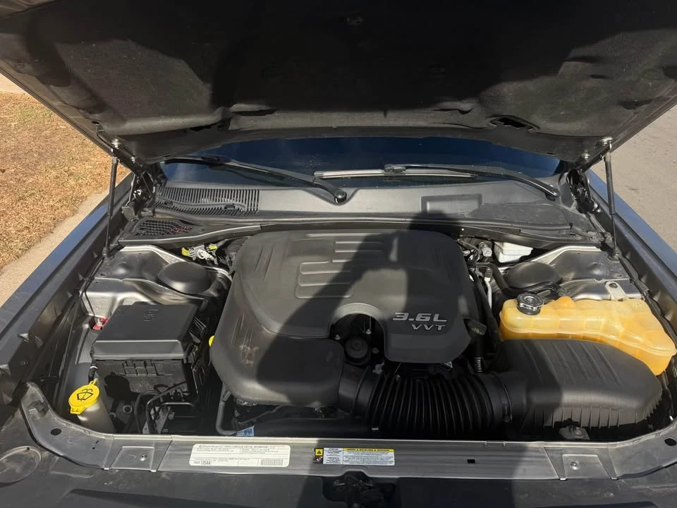 2011 Dodge Challenger 3rd Gen - Image 5 of 8