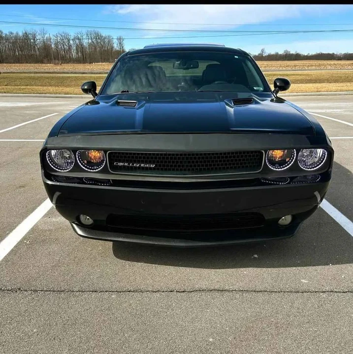 2011 Dodge Challenger 3rd Gen - Image 3 of 8