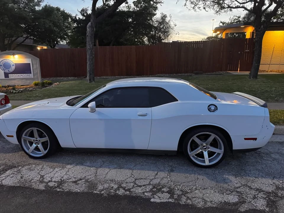 2011 Dodge Challenger 3rd Gen - Image 5 of 8