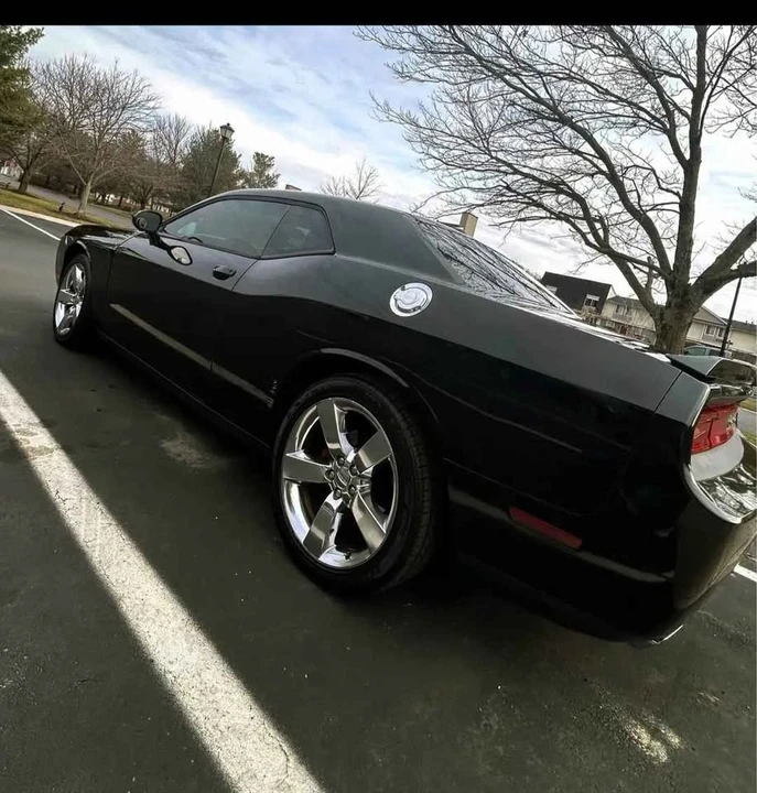 2011 Dodge Challenger 3rd Gen - Image 4 of 8