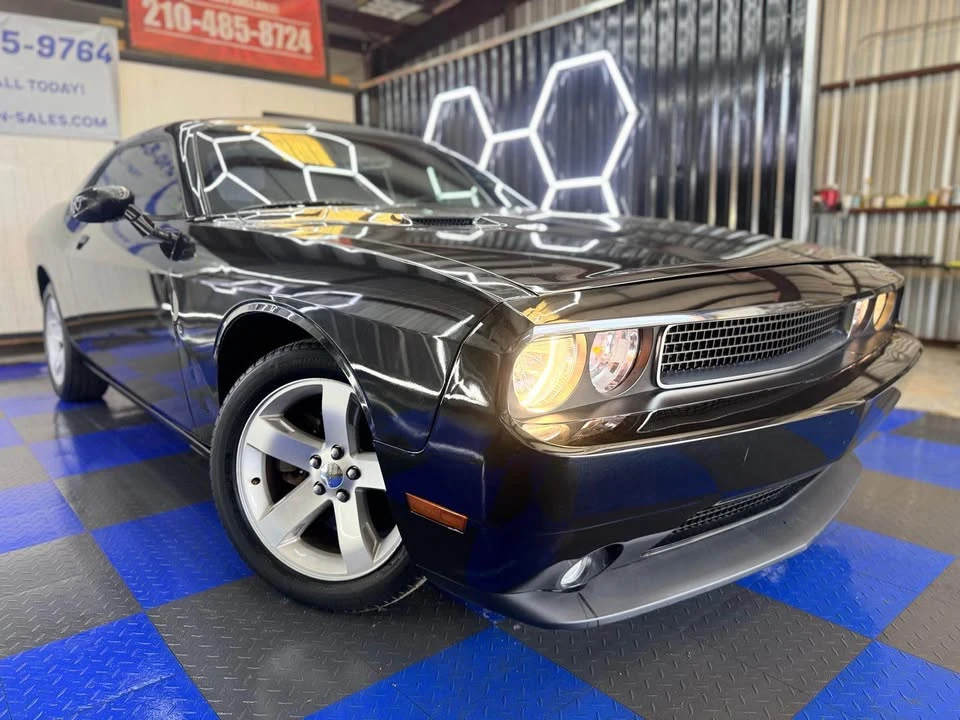 2011 Dodge Challenger 3rd Gen - Image 3 of 12