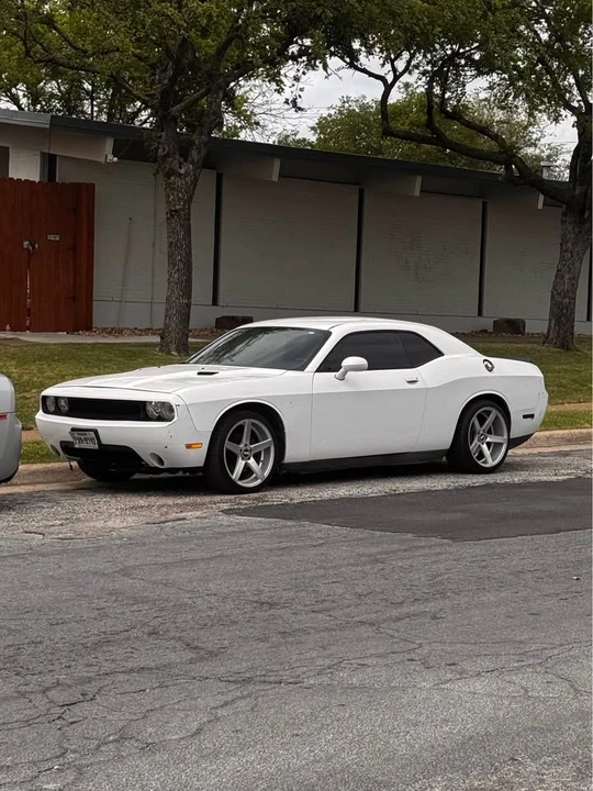 2011 Dodge Challenger 3rd Gen - Image 6 of 8