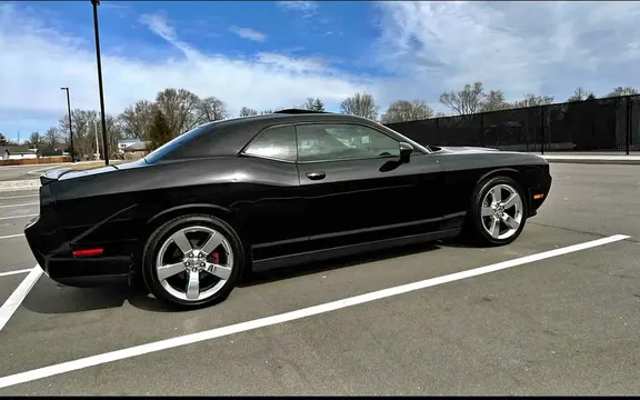 2011 Dodge Challenger SE