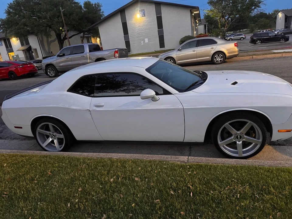 2011 Dodge Challenger 3rd Gen - Image 4 of 8