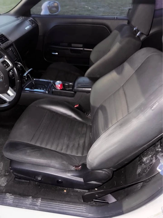 2011 Dodge Challenger 3rd Gen - Image 2 of 8