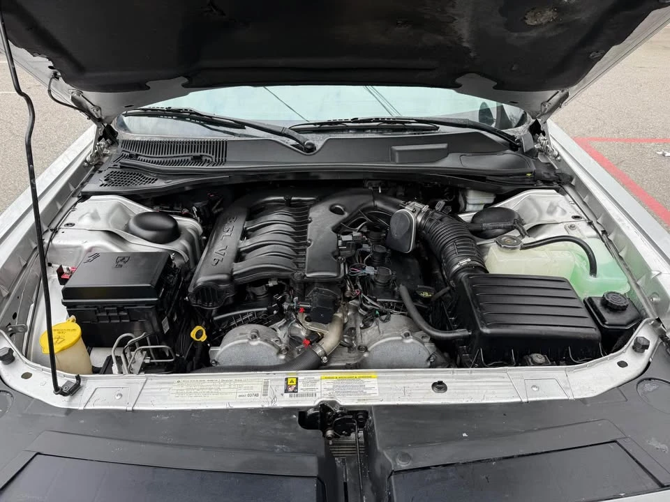 2011 Dodge Challenger 3rd Gen - Image 12 of 13