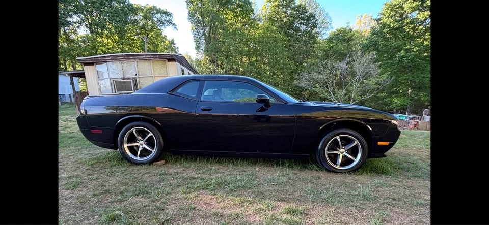 2011 Dodge Challenger 3rd Gen - Image 2 of 10