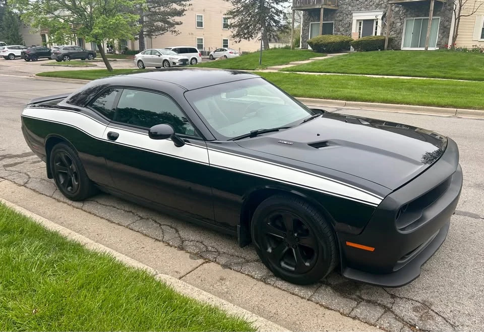 2011 Dodge Challenger 3rd Gen - Image 5 of 8