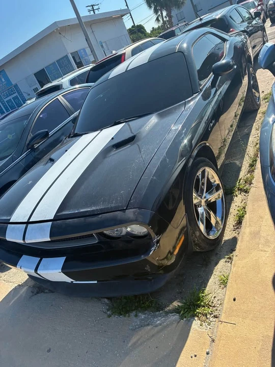 2011 Dodge Challenger 3rd Gen - Image 2 of 3