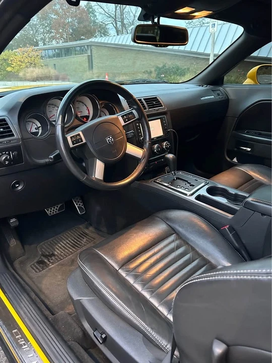2011 Dodge Challenger 3rd Gen - Image 16 of 20