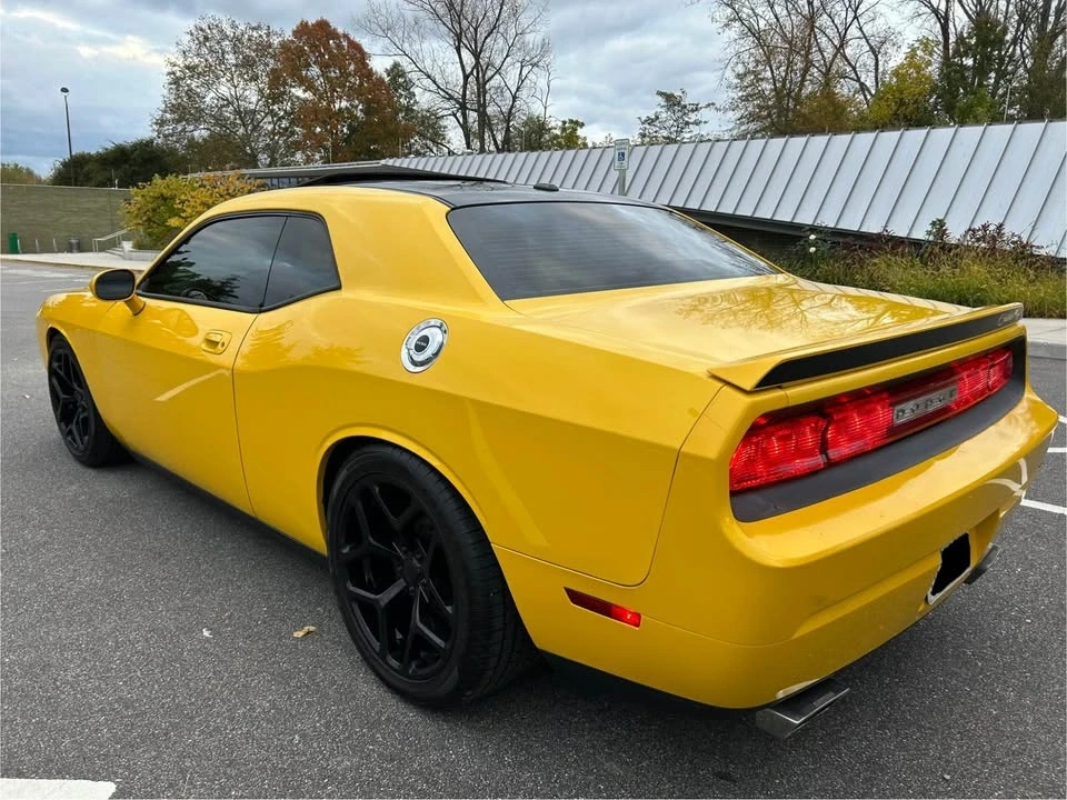 2011 Dodge Challenger 3rd Gen - Image 11 of 20