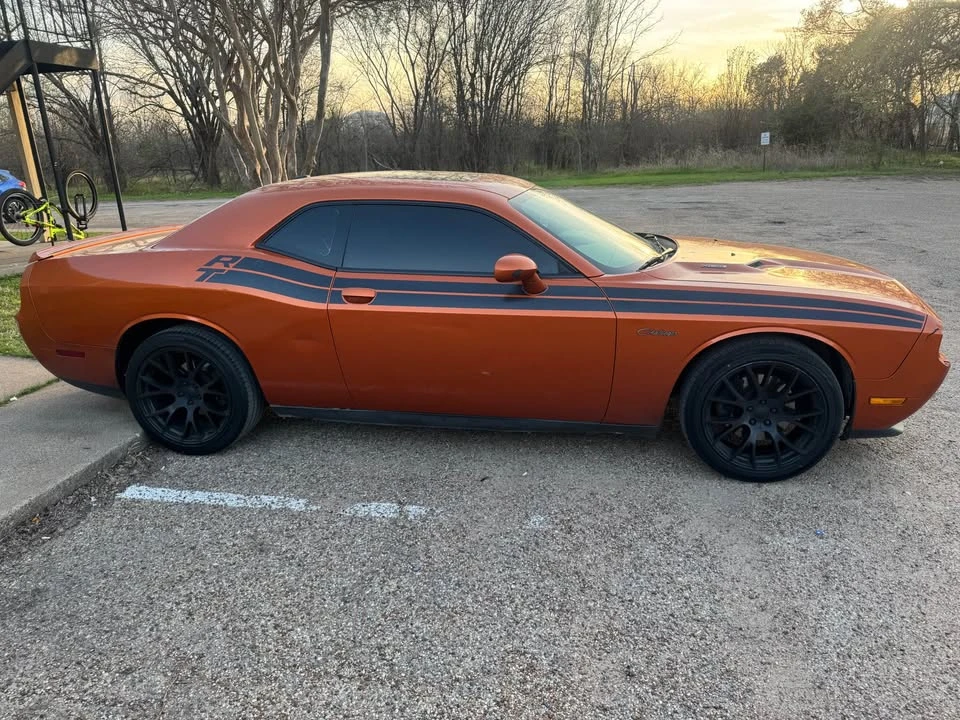 2011 Dodge Challenger 3rd Gen - Image 5 of 9