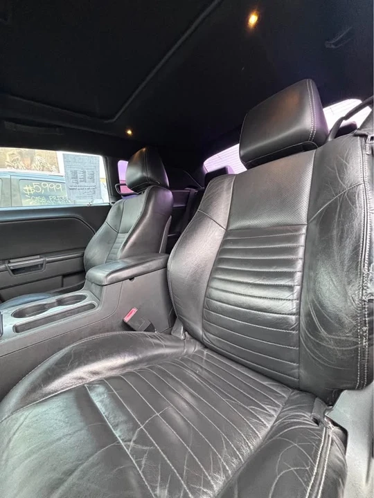 2011 Dodge Challenger 3rd Gen - Image 3 of 5
