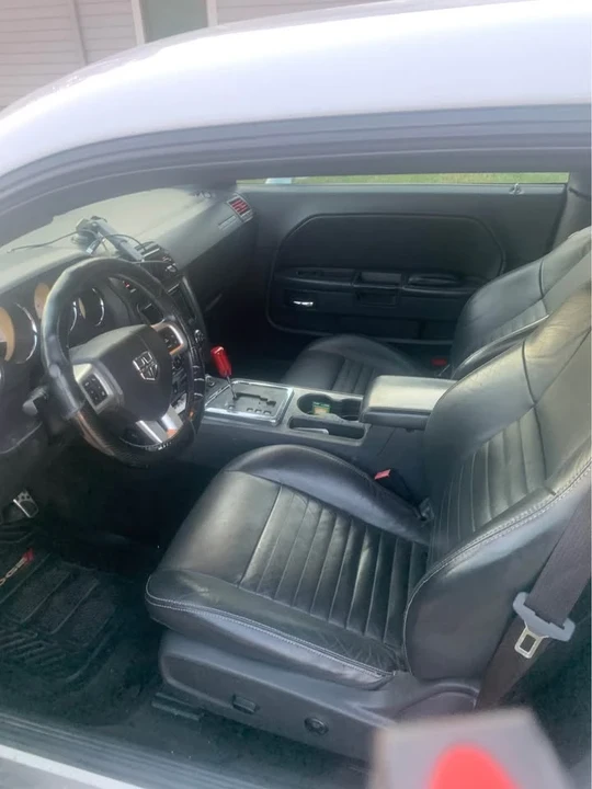 2011 Dodge Challenger 3rd Gen - Image 3 of 4