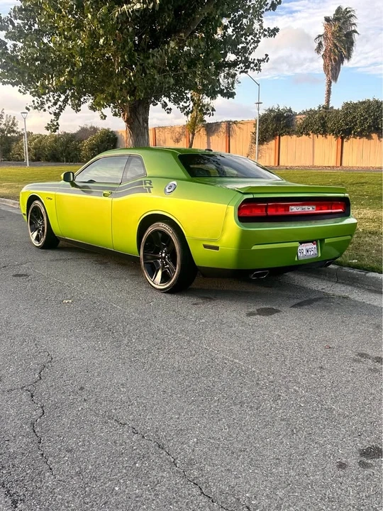 2011 Dodge Challenger 3rd Gen - Image 11 of 17