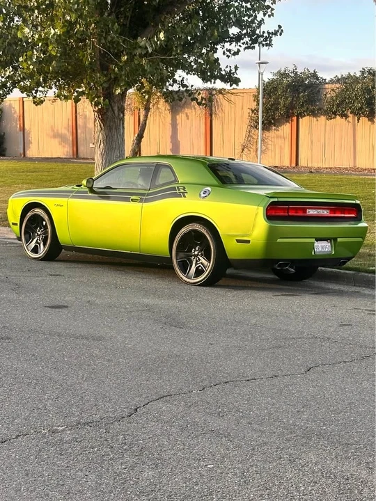 2011 Dodge Challenger 3rd Gen - Image 14 of 17