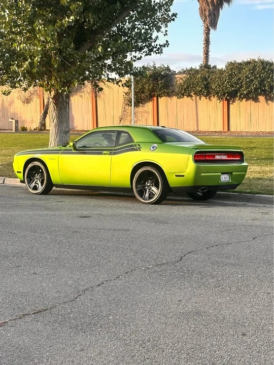 2011 Dodge Challenger 3rd Gen - Image 13 of 17