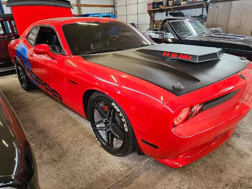 2011 Dodge Challenger 3rd Gen - Image 9 of 16