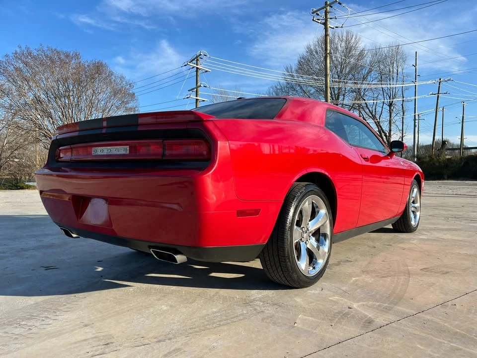 2011 Dodge Challenger 3rd Gen - Image 4 of 11