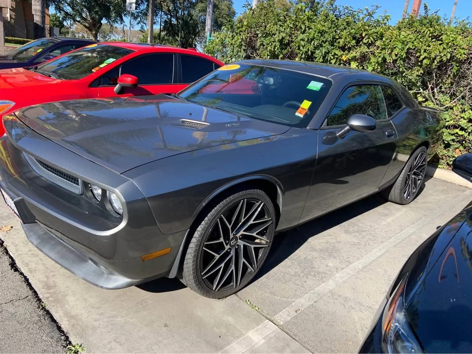 2011 Dodge Challenger 3rd Gen - Image 2 of 4