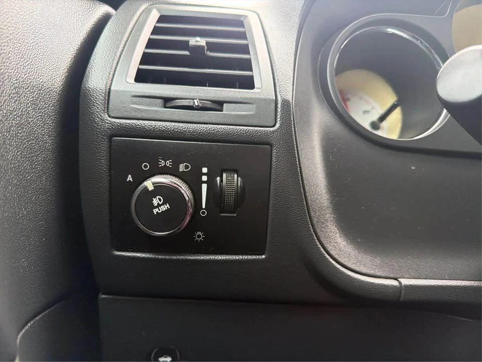 2011 Dodge Challenger 3rd Gen - Image 15 of 19
