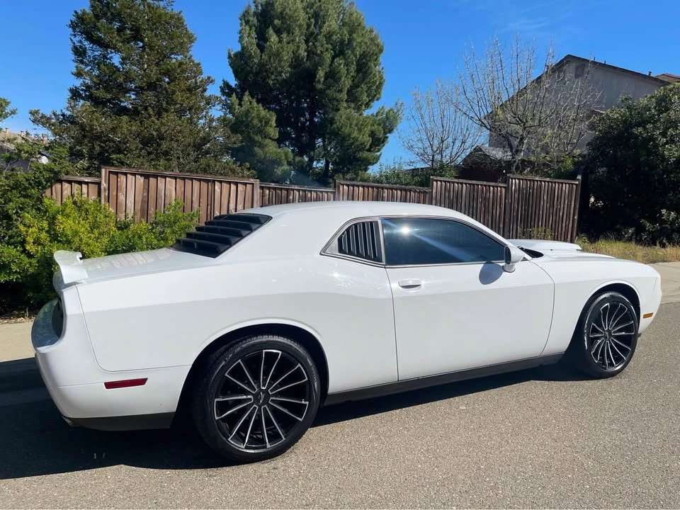 2011 Dodge Challenger 3rd Gen - Image 6 of 15