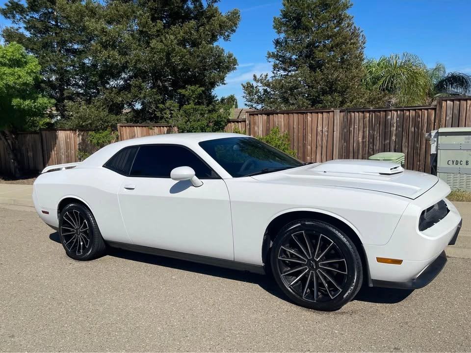 2011 Dodge Challenger 3rd Gen - Image 4 of 15