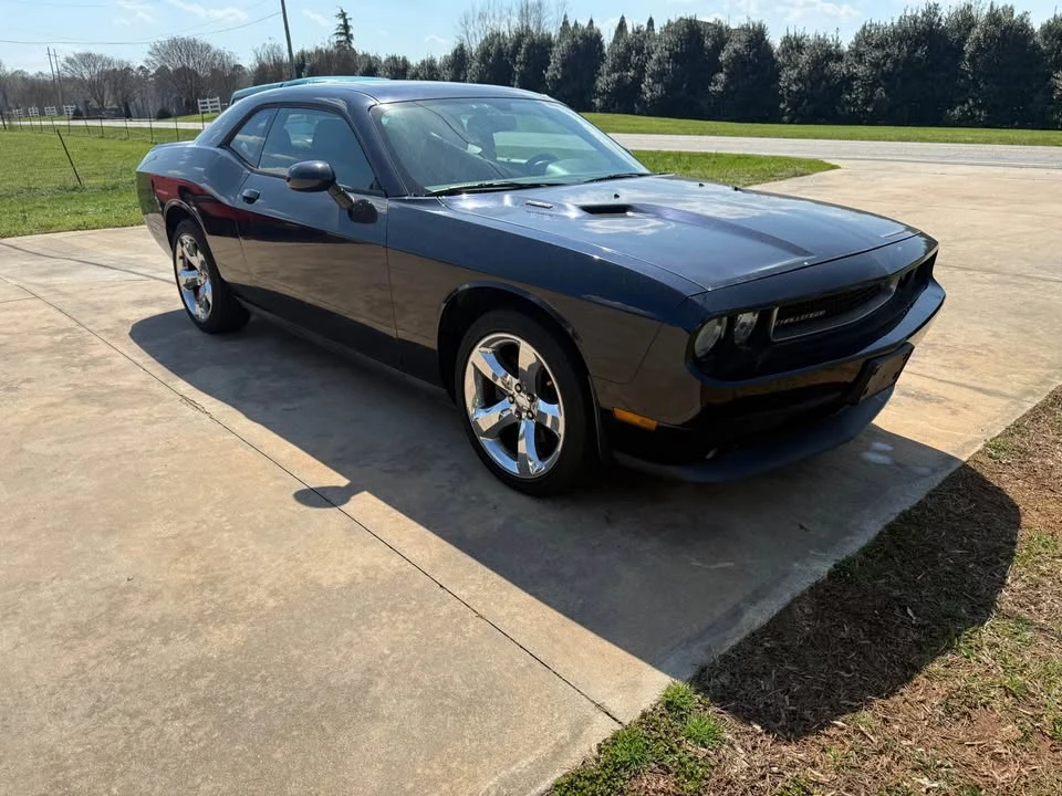 2011 Dodge Challenger 3rd Gen - Image 5 of 10