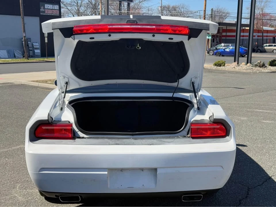2011 Dodge Challenger 3rd Gen - Image 19 of 20