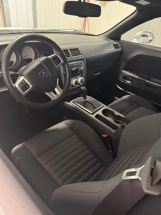 2011 Dodge Challenger 3rd Gen - Image 5 of 6