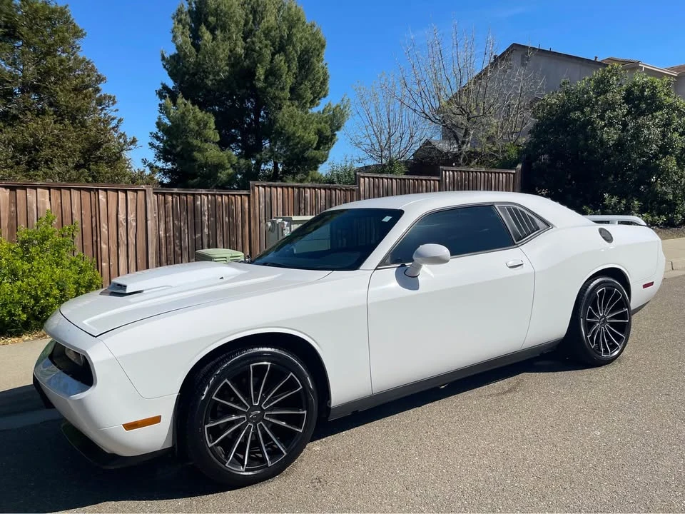 2011 Dodge Challenger 3rd Gen - Image 4 of 13