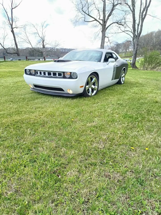 2011 Dodge Challenger 3rd Gen - Image 4 of 14
