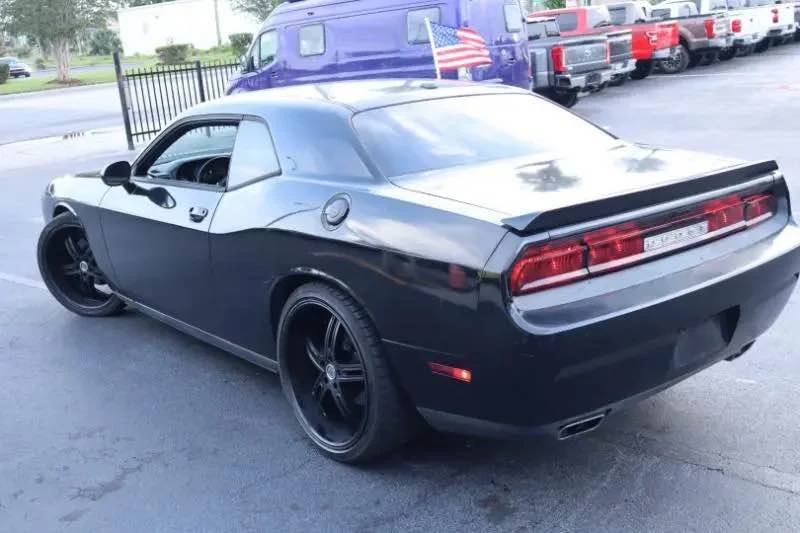 2011 Dodge Challenger 3rd Gen - Image 5 of 17