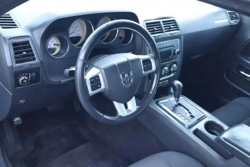 2011 Dodge Challenger 3rd Gen - Image 9 of 17