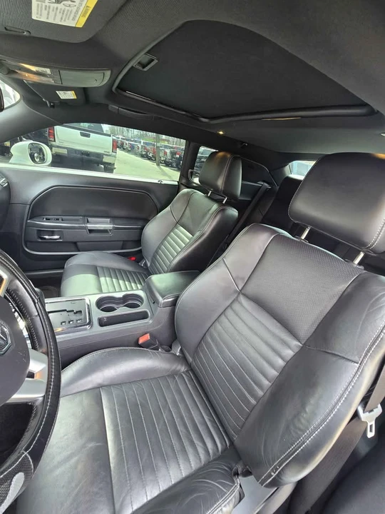 2011 Dodge Challenger 3rd Gen - Image 13 of 17