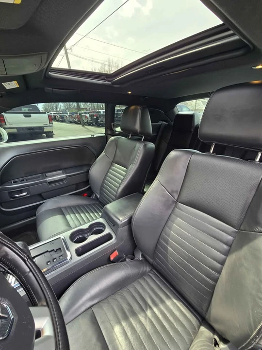 2011 Dodge Challenger 3rd Gen - Image 7 of 17