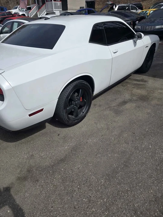 2011 Dodge Challenger 3rd Gen - Image 4 of 17