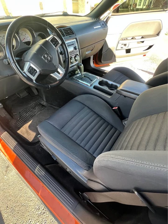 2011 Dodge Challenger 3rd Gen - Image 10 of 20