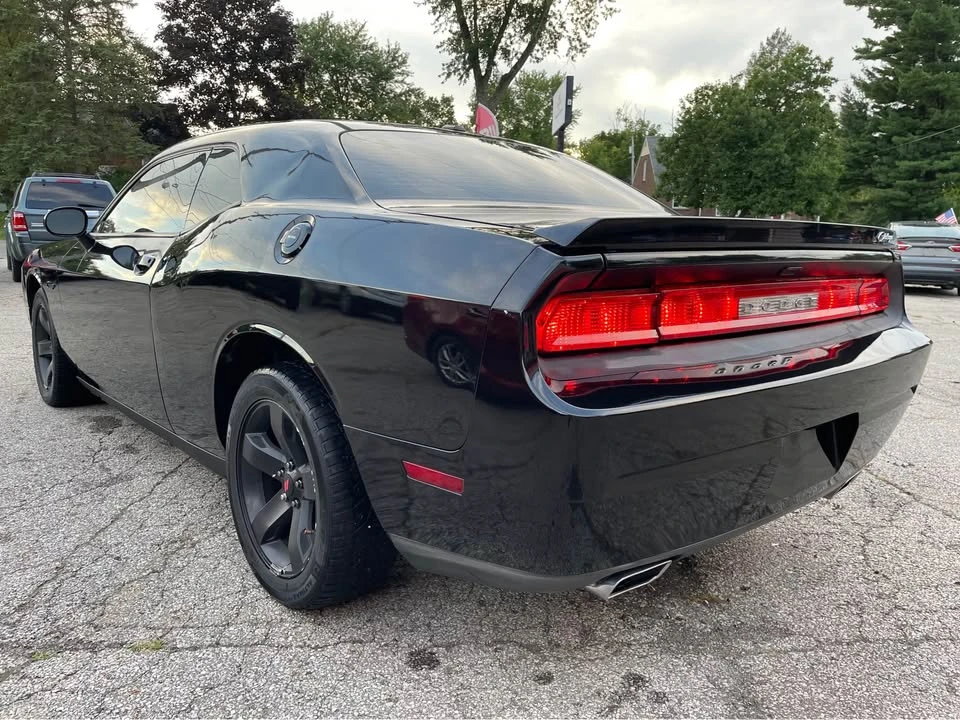 2011 Dodge Challenger 3rd Gen - Image 5 of 19
