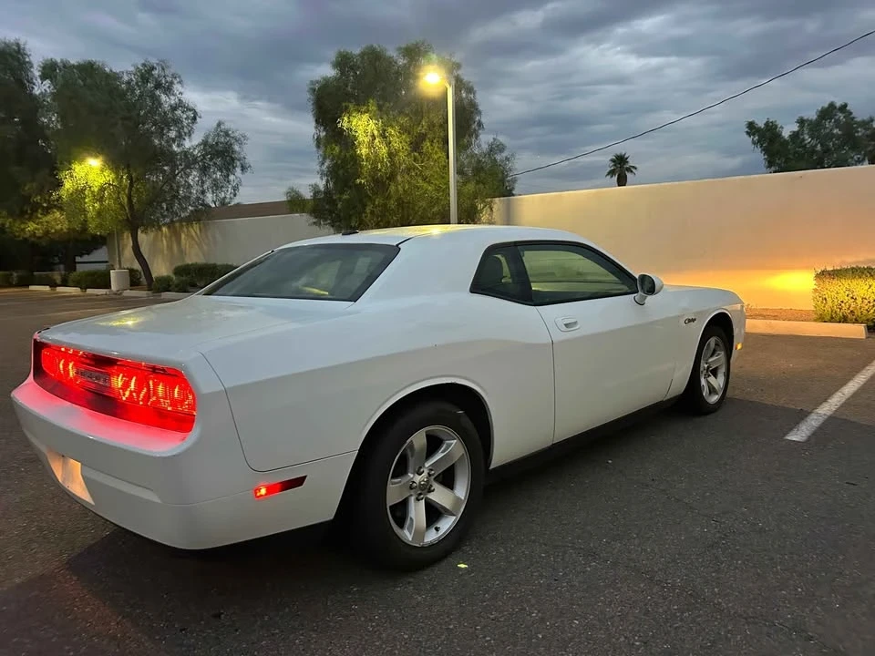 2011 Dodge Challenger 3rd Gen - Image 10 of 15