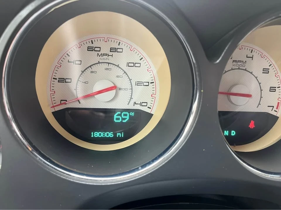 2011 Dodge Challenger 3rd Gen - Image 15 of 16