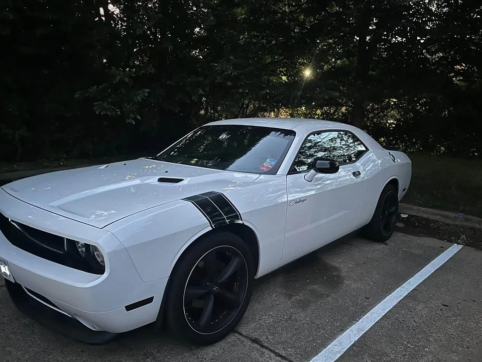 2011 Dodge Challenger 3rd Gen - Image 4 of 12