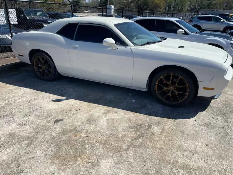 2011 Dodge Challenger 3rd Gen - Image 3 of 4